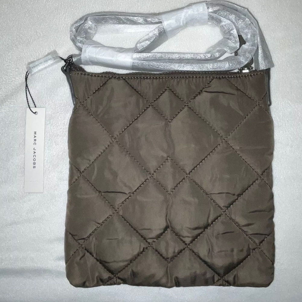 🎉HP🎉New Marc Jacobs Nylon Adjustable Crossbody in Ash/ Army Green🖤 - Picture 3 of 10